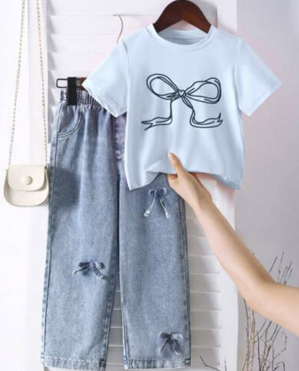 ชุดเสื้อแขนสั้นคอกลม พิมพ์โบว์